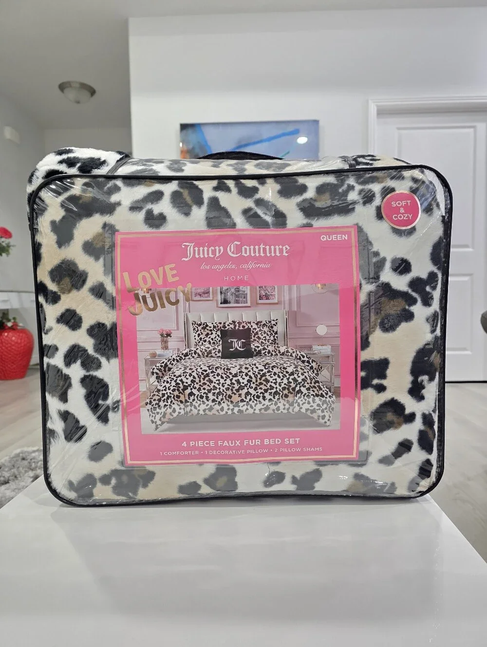 Juicy Couture QUEEN 4 Piece Leopard Faux Fur Comforter Set New Viral
